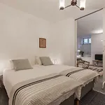 Renovated With Private Courtyard, By Timecooler Apartamento Lisboa