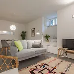 Renovated With Private Courtyard, By Timecooler *