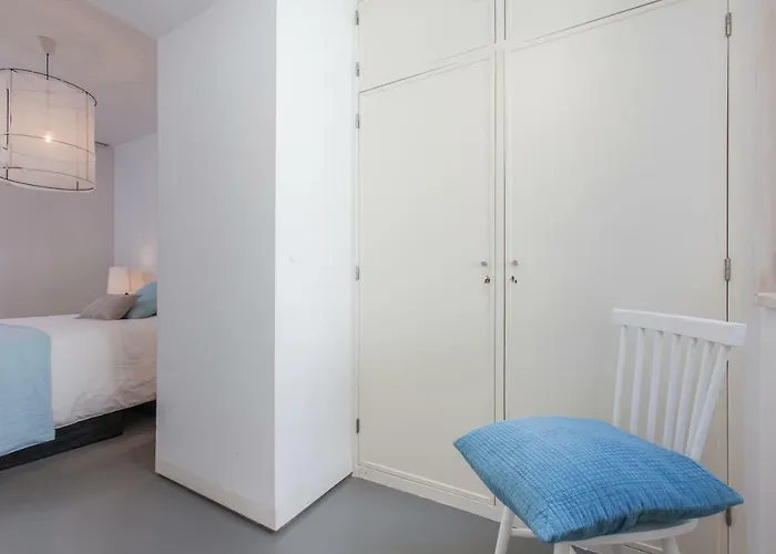 アパート Renovated With Private Courtyard, By Timecooler