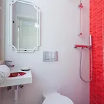 Renovated With Private Courtyard, By Timecooler Lägenhet *