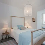 Renovated With Private Courtyard, By Timecooler * Lisboa