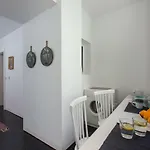 Renovated With Private Courtyard, By Timecooler