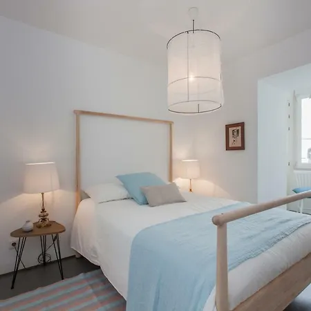 Renovated With Private Courtyard, By Timecooler * Lissabon