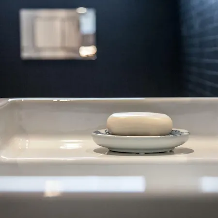 Renovated With Private Courtyard, By Timecooler Apartmán Lisboa