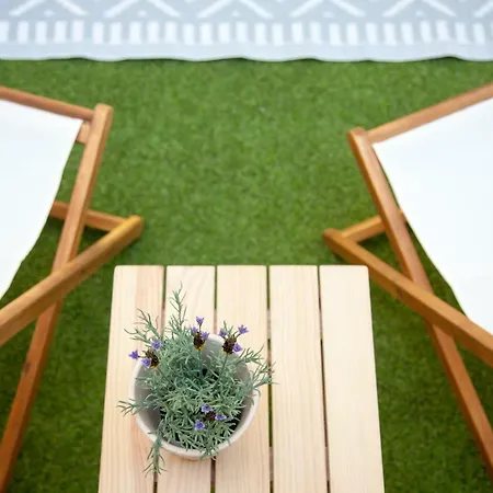 Renovated With Private Courtyard, By Timecooler