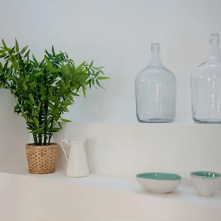 Renovated With Private Courtyard, By Timecooler * ליסבון